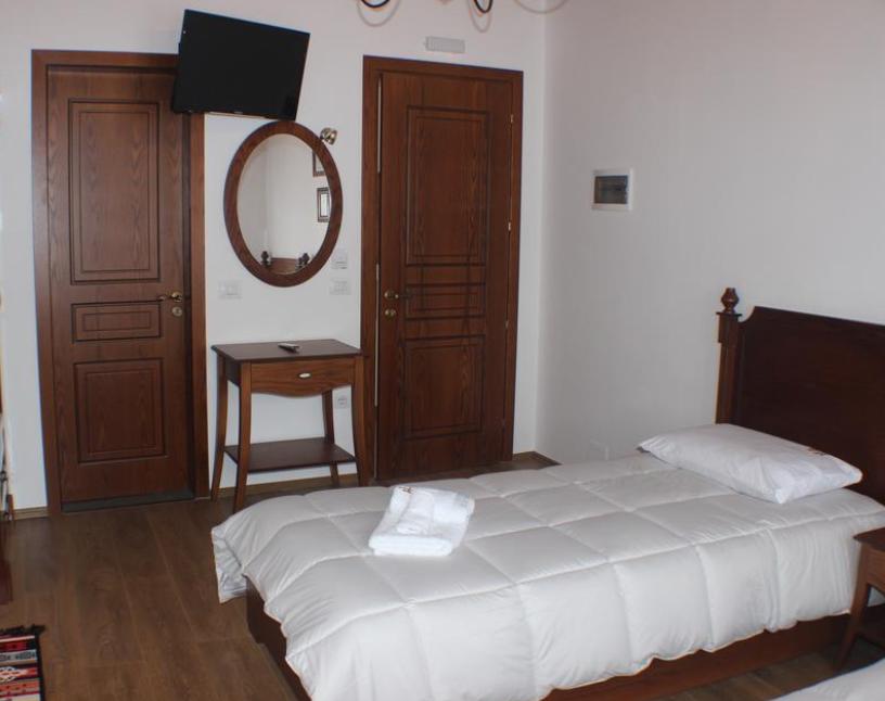Hotel Bineri Гирокастра Экстерьер фото